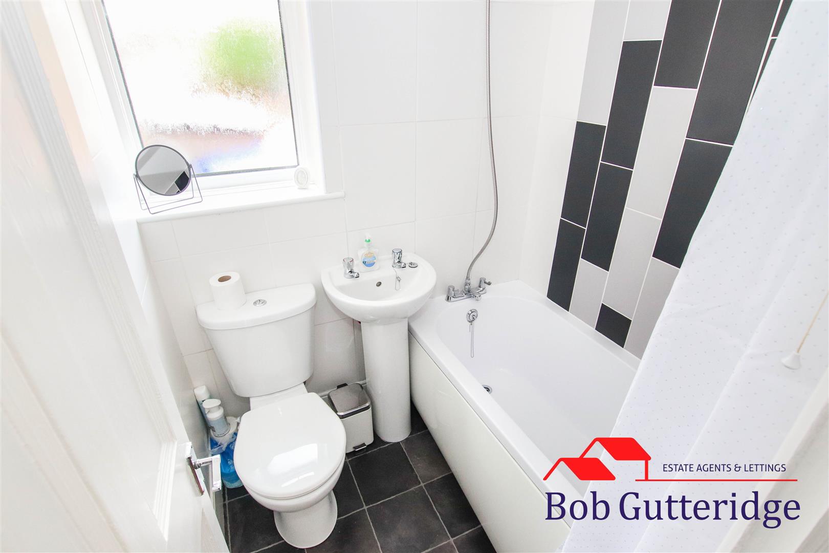 GROUND FLOOR BATHROOM